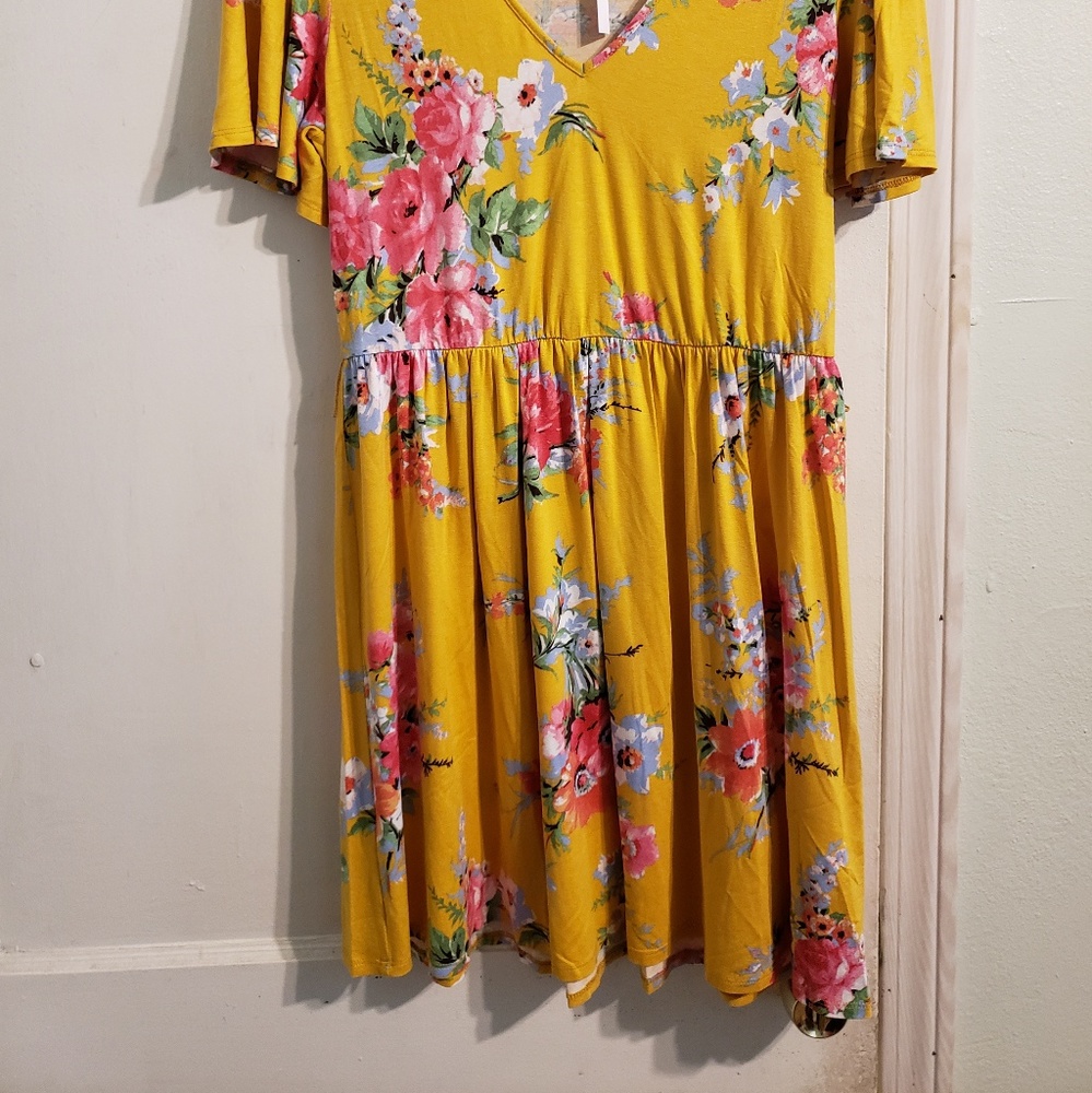 Floral yellow Fit and Flare dress - Picture 4 of 4